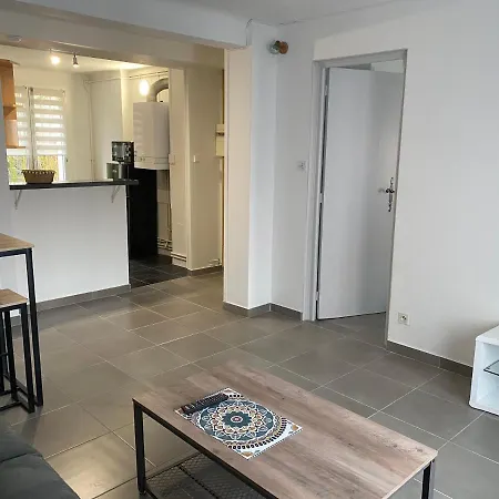 Joli T2 Climatise Proche Gare Et Centre 尼姆