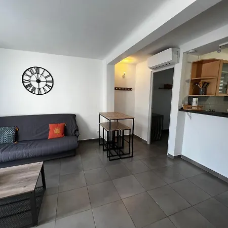 公寓 Joli T2 Climatise Proche Gare Et Centre 尼姆